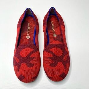 Rothy’s girl’s slip-on ballet flats , red/purple cami print Size 2